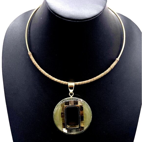 Chico's Mother of Pearl Abalone Round Cut Out Choker Collar Necklace Gold Tone - Picture 1 of 5